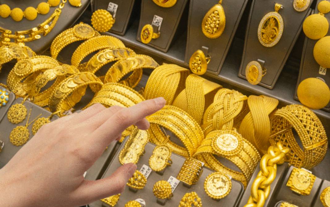 Hatice Kolçak'tan Altın Yatırımcılarına Uyarı: 'Yıl Sonu Altın Hedefi 3.500 TL "Sakin Kal, Doğru Yatır" 2